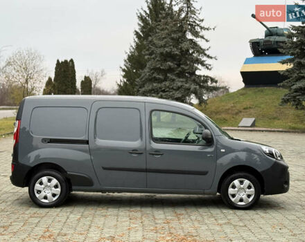 Сірий Рено Кєнгу, об'ємом двигуна 0 л та пробігом 45 тис. км за 12800 $, фото 3 на Automoto.ua