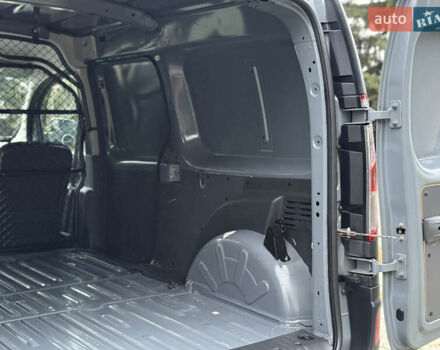 Серый Рено Кенгу, объемом двигателя 0 л и пробегом 45 тыс. км за 12900 $, фото 51 на Automoto.ua