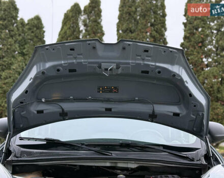 Серый Рено Кенгу, объемом двигателя 0 л и пробегом 45 тыс. км за 12900 $, фото 55 на Automoto.ua