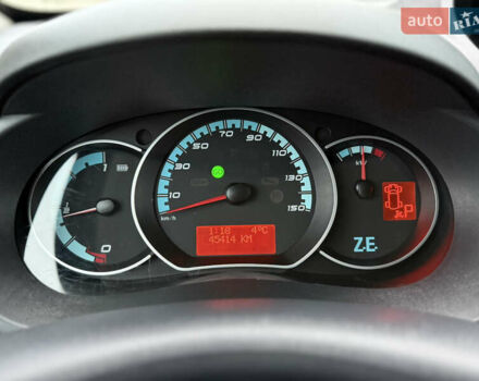 Сірий Рено Кєнгу, об'ємом двигуна 0 л та пробігом 45 тис. км за 12800 $, фото 30 на Automoto.ua