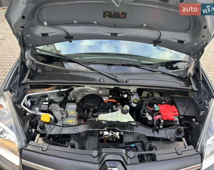 Серый Рено Кенгу, объемом двигателя 0 л и пробегом 65 тыс. км за 12900 $, фото 40 на Automoto.ua