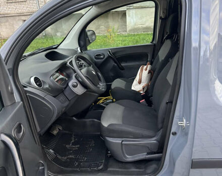 Серый Рено Кенгу, объемом двигателя 0 л и пробегом 65 тыс. км за 12900 $, фото 22 на Automoto.ua