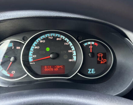 Серый Рено Кенгу, объемом двигателя 0 л и пробегом 65 тыс. км за 12900 $, фото 25 на Automoto.ua