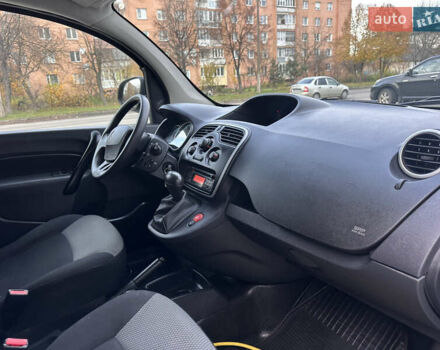 Серый Рено Кенгу, объемом двигателя 0 л и пробегом 65 тыс. км за 12900 $, фото 35 на Automoto.ua