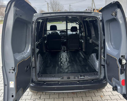 Серый Рено Кенгу, объемом двигателя 0 л и пробегом 65 тыс. км за 12900 $, фото 29 на Automoto.ua