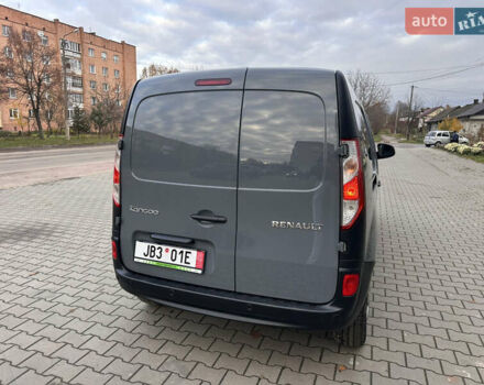 Серый Рено Кенгу, объемом двигателя 0 л и пробегом 65 тыс. км за 12900 $, фото 10 на Automoto.ua