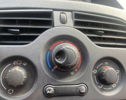 Сірий Рено Кєнгу, об'ємом двигуна 1.5 л та пробігом 312 тис. км за 5555 $, фото 4 на Automoto.ua