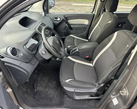 Серый Рено Кенгу, объемом двигателя 1.5 л и пробегом 214 тыс. км за 9900 $, фото 8 на Automoto.ua