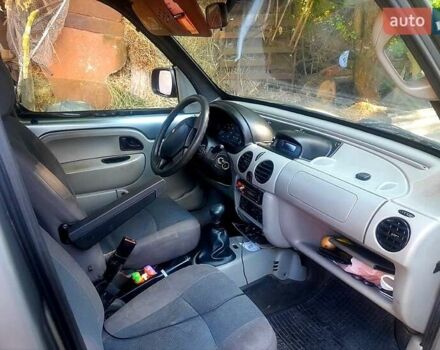 Серый Рено Кенгу, объемом двигателя 1.5 л и пробегом 500 тыс. км за 3200 $, фото 2 на Automoto.ua