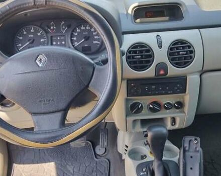 Серый Рено Кенгу, объемом двигателя 1.6 л и пробегом 191 тыс. км за 5200 $, фото 8 на Automoto.ua