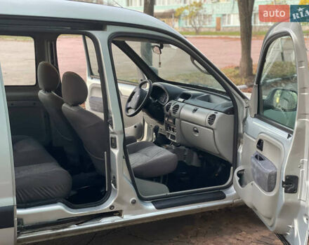 Серый Рено Кенгу, объемом двигателя 1.46 л и пробегом 289 тыс. км за 3999 $, фото 24 на Automoto.ua