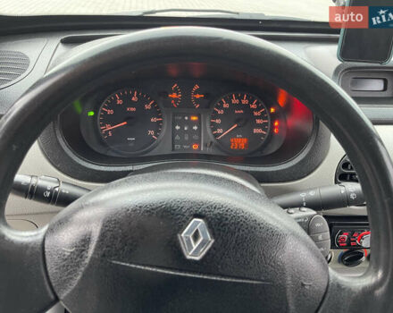 Серый Рено Кенгу, объемом двигателя 1.5 л и пробегом 470 тыс. км за 3200 $, фото 16 на Automoto.ua