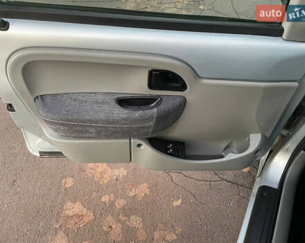 Серый Рено Кенгу, объемом двигателя 1.46 л и пробегом 289 тыс. км за 3999 $, фото 31 на Automoto.ua