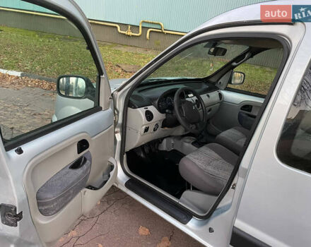 Серый Рено Кенгу, объемом двигателя 1.46 л и пробегом 289 тыс. км за 3999 $, фото 19 на Automoto.ua