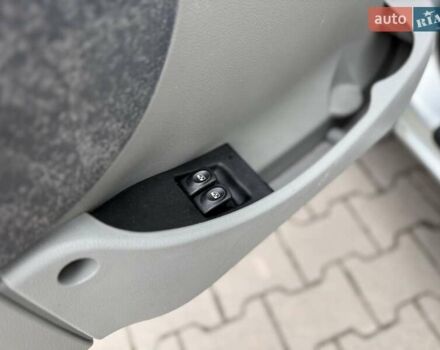 Сірий Рено Кєнгу, об'ємом двигуна 1.5 л та пробігом 275 тис. км за 3999 $, фото 25 на Automoto.ua