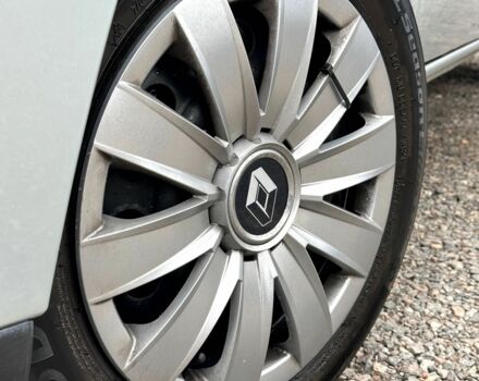 Рено Кєнгу 2005 у Кривому Розі на Automoto.ua Сірий Рено Кєнгу, об'ємом двигуна 1.6 л та пробігом 225 тис. км за 4800 $, фото 2 на Automoto.ua