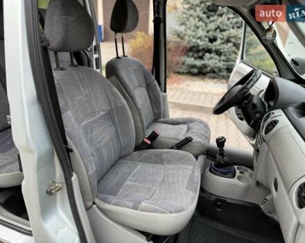 Сірий Рено Кєнгу, об'ємом двигуна 1.5 л та пробігом 275 тис. км за 3999 $, фото 30 на Automoto.ua