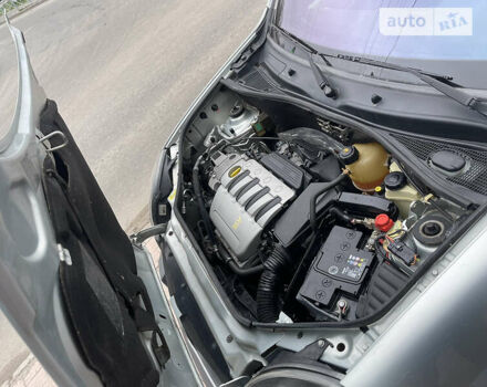 Серый Рено Кенгу, объемом двигателя 1.6 л и пробегом 206 тыс. км за 6950 $, фото 11 на Automoto.ua