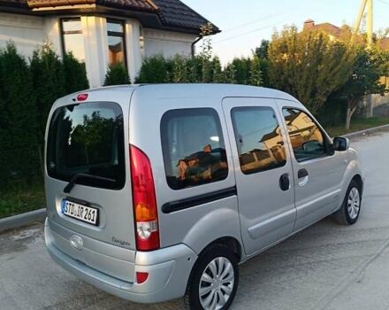 Серый Рено Кенгу, объемом двигателя 1.6 л и пробегом 221 тыс. км за 5600 $, фото 4 на Automoto.ua