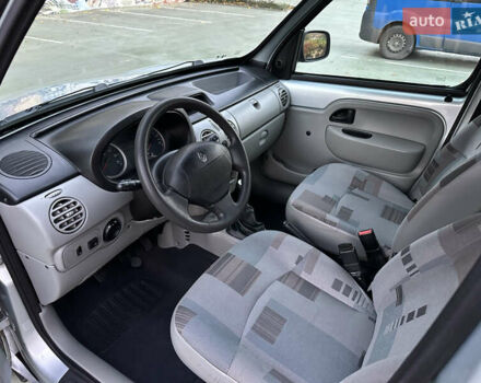 Рено Кенгу 2008 в Умани на Automoto.ua Серый Рено Кенгу, объемом двигателя 1.4 л и пробегом 172 тыс. км за 5500 $, фото 7 на Automoto.ua