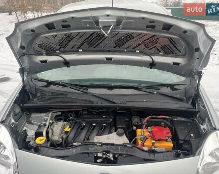 Серый Рено Кенгу, объемом двигателя 1.6 л и пробегом 207 тыс. км за 6850 $, фото 24 на Automoto.ua