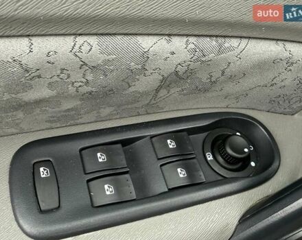 Сірий Рено Кєнгу, об'ємом двигуна 1.6 л та пробігом 168 тис. км за 7450 $, фото 17 на Automoto.ua