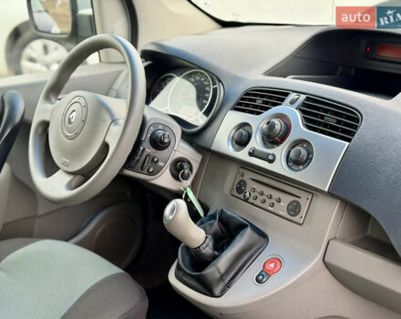 Сірий Рено Кєнгу, об'ємом двигуна 1.6 л та пробігом 175 тис. км за 8250 $, фото 11 на Automoto.ua