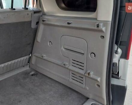 Сірий Рено Кєнгу, об'ємом двигуна 1.6 л та пробігом 250 тис. км за 6500 $, фото 25 на Automoto.ua