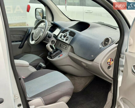 Сірий Рено Кєнгу, об'ємом двигуна 1.6 л та пробігом 175 тис. км за 8250 $, фото 10 на Automoto.ua