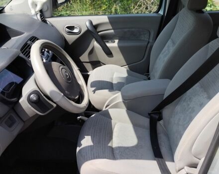 Серый Рено Кенгу, объемом двигателя 0 л и пробегом 215 тыс. км за 7600 $, фото 4 на Automoto.ua