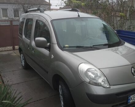 Сірий Рено Кєнгу, об'ємом двигуна 1.5 л та пробігом 3 тис. км за 7800 $, фото 4 на Automoto.ua