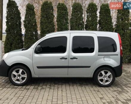 Серый Рено Кенгу, объемом двигателя 1.5 л и пробегом 241 тыс. км за 7600 $, фото 3 на Automoto.ua