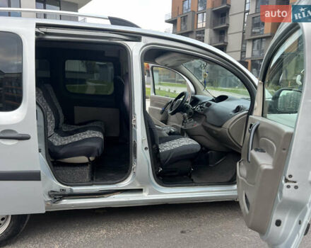 Сірий Рено Кєнгу, об'ємом двигуна 1.5 л та пробігом 242 тис. км за 5499 $, фото 28 на Automoto.ua