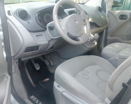 Серый Рено Кенгу, объемом двигателя 1.6 л и пробегом 195 тыс. км за 6300 $, фото 4 на Automoto.ua