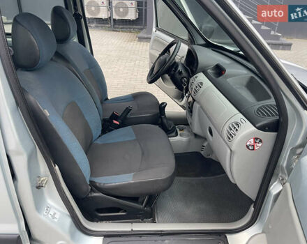 Рено Кенгу 2008 в Ровно на Automoto.ua Серый Рено Кенгу, объемом двигателя 1.5 л и пробегом 268 тыс. км за 4100 $, фото 12 на Automoto.ua