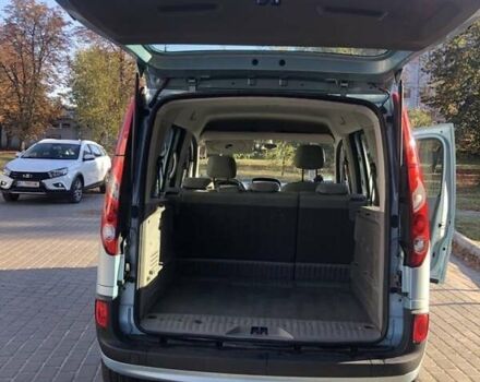 Серый Рено Кенгу, объемом двигателя 1.5 л и пробегом 300 тыс. км за 7650 $, фото 3 на Automoto.ua