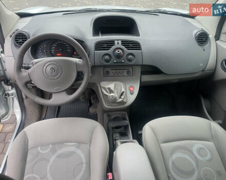 Серый Рено Кенгу, объемом двигателя 1.6 л и пробегом 220 тыс. км за 6950 $, фото 17 на Automoto.ua