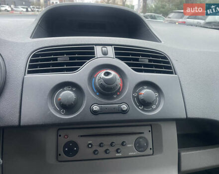 Серый Рено Кенгу, объемом двигателя 1.6 л и пробегом 220 тыс. км за 6950 $, фото 14 на Automoto.ua