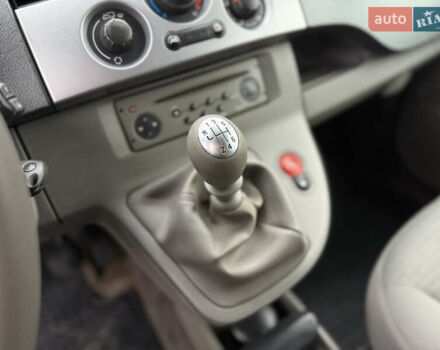 Серый Рено Кенгу, объемом двигателя 1.5 л и пробегом 230 тыс. км за 7600 $, фото 11 на Automoto.ua