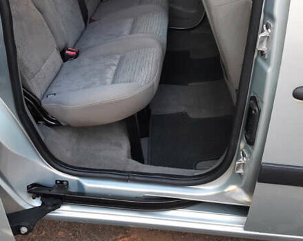 Серый Рено Кенгу, объемом двигателя 1.6 л и пробегом 190 тыс. км за 7750 $, фото 11 на Automoto.ua