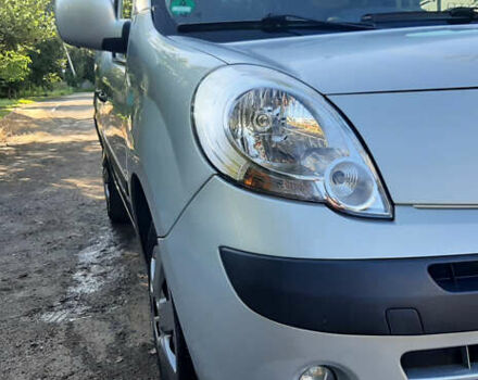 Серый Рено Кенгу, объемом двигателя 1.6 л и пробегом 190 тыс. км за 7750 $, фото 2 на Automoto.ua