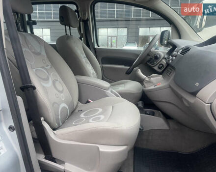 Серый Рено Кенгу, объемом двигателя 1.6 л и пробегом 220 тыс. км за 6950 $, фото 19 на Automoto.ua