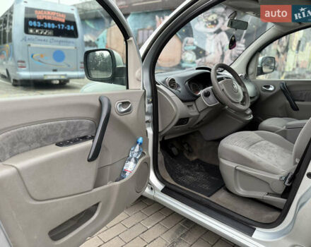 Серый Рено Кенгу, объемом двигателя 1.5 л и пробегом 230 тыс. км за 7600 $, фото 5 на Automoto.ua