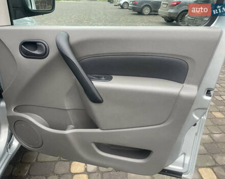 Серый Рено Кенгу, объемом двигателя 1.6 л и пробегом 220 тыс. км за 6950 $, фото 20 на Automoto.ua
