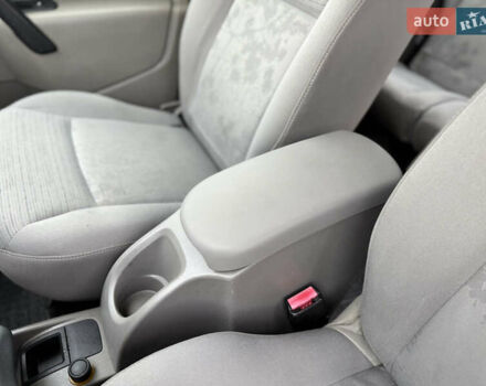 Серый Рено Кенгу, объемом двигателя 1.5 л и пробегом 230 тыс. км за 7600 $, фото 12 на Automoto.ua