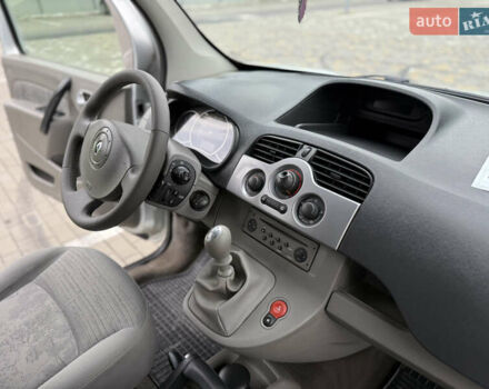 Серый Рено Кенгу, объемом двигателя 1.5 л и пробегом 230 тыс. км за 7600 $, фото 18 на Automoto.ua