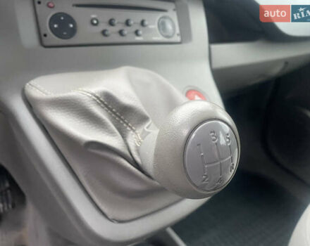 Серый Рено Кенгу, объемом двигателя 1.6 л и пробегом 220 тыс. км за 6950 $, фото 15 на Automoto.ua
