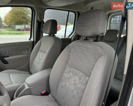 Серый Рено Кенгу, объемом двигателя 1.5 л и пробегом 230 тыс. км за 7600 $, фото 7 на Automoto.ua