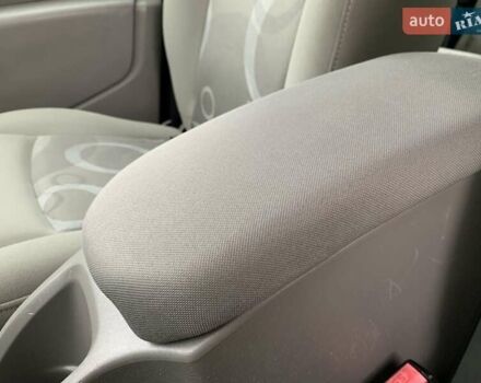 Рено Кєнгу 2010 у Івано-Франківську на Automoto.ua Сірий Рено Кєнгу, об'ємом двигуна 1.6 л та пробігом 220 тис. км за 7700 $, фото 44 на Automoto.ua