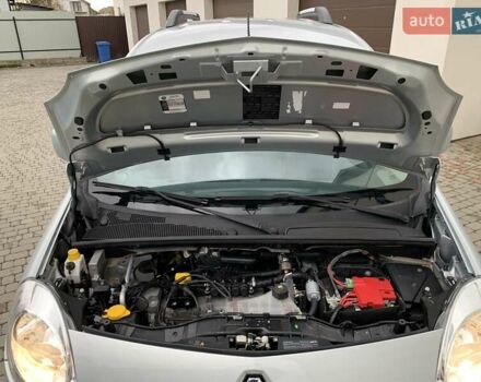 Рено Кєнгу 2010 у Івано-Франківську на Automoto.ua Сірий Рено Кєнгу, об'ємом двигуна 1.6 л та пробігом 220 тис. км за 7700 $, фото 72 на Automoto.ua